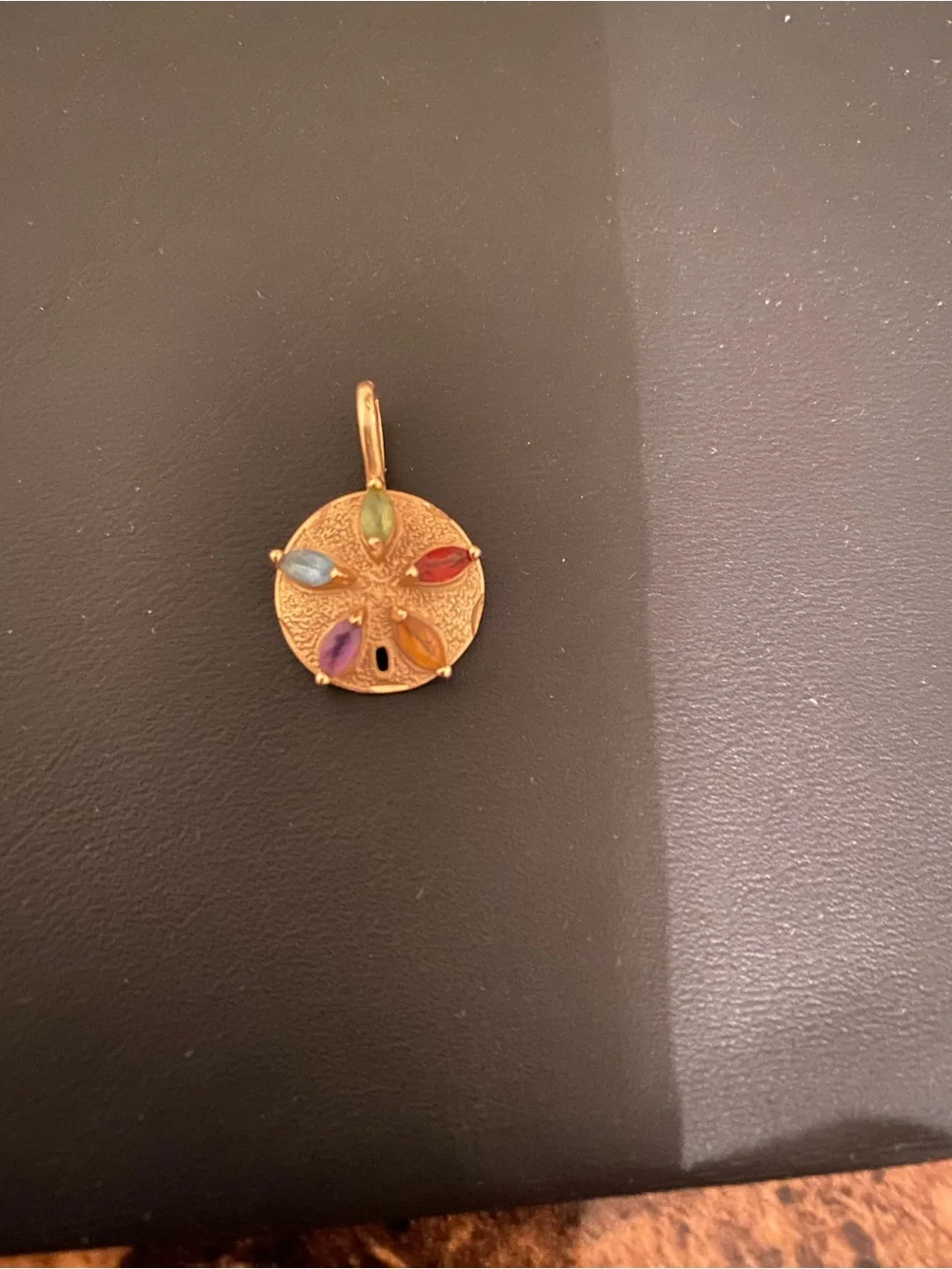Michael Anthony Design Gold sand Dollar multicolor Gemstones pendant